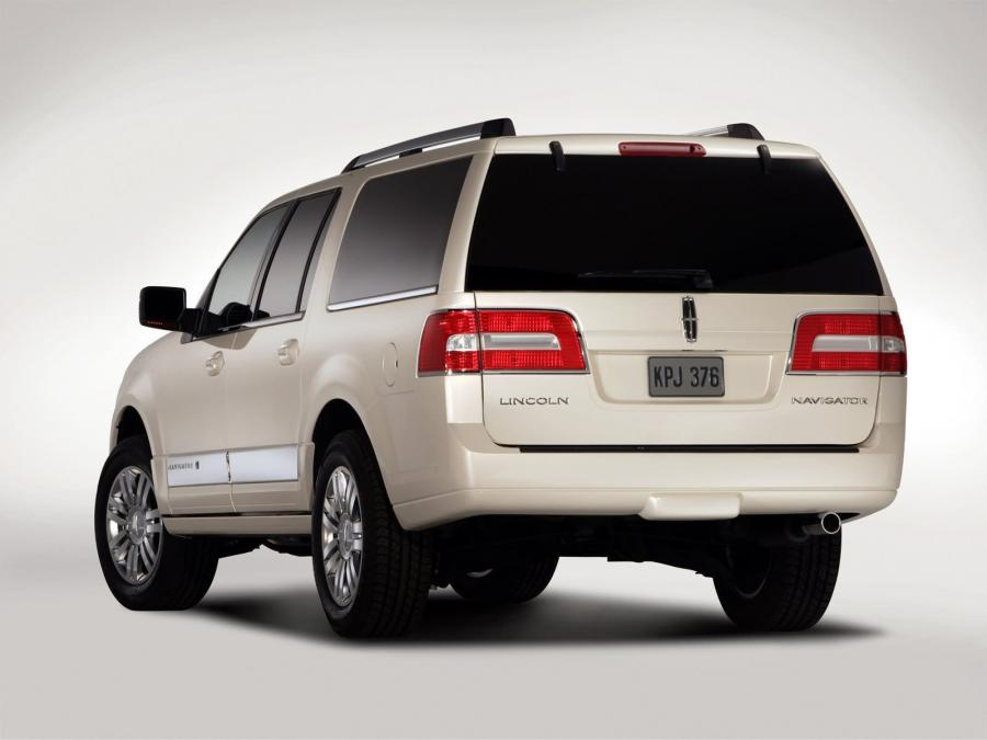  Lincoln Navigator L 2006 года  (фото 23 из 50)